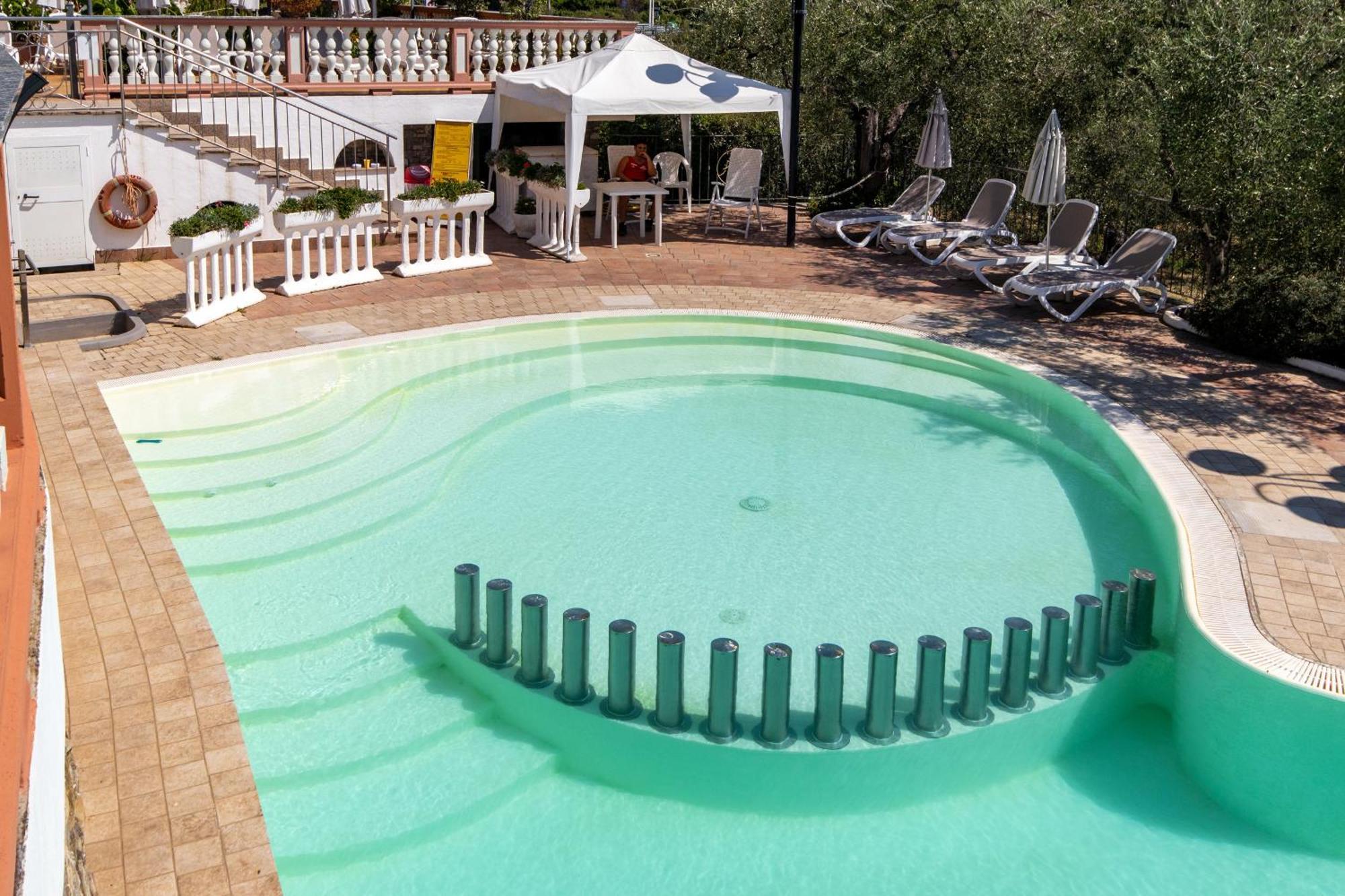 Albergo Ristorante San Matteo サン・バルトロメーオ・アル・マーレ エクステリア 写真